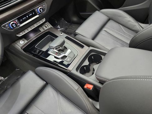 Used 2023 Audi Q5 2.0T Premium Plus w/ Premium Plus Package AWD/4WD image 11
