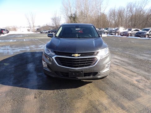 Used 2021 Chevrolet Equinox LT image 2