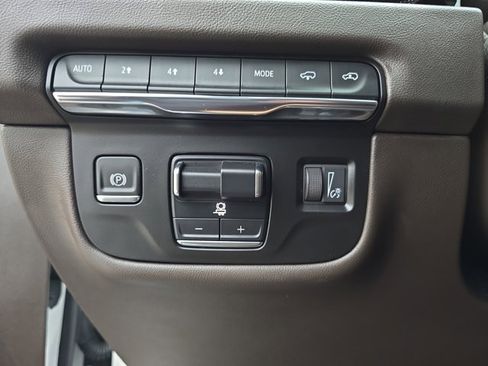 Certified 2025 Cadillac Escalade ESV Premium Luxury w/ Touring Package image 26