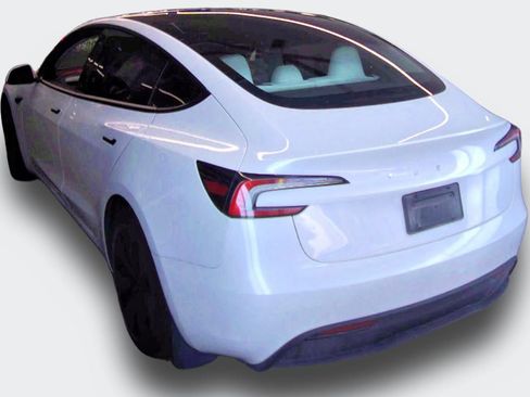 Used 2024 Tesla Model 3 Standard Range RWD image 4