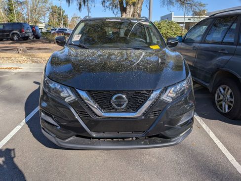 Used 2022 Nissan Rogue Sport SV image 6