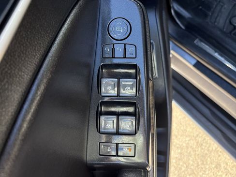 Used 2018 GMC Yukon Denali image 11