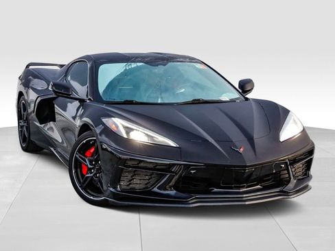 Used 2021 Chevrolet Corvette Stingray Premium Cpe w/ Z51 Performance Package image 2