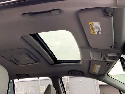 Used 2017 Honda Pilot Touring image 14