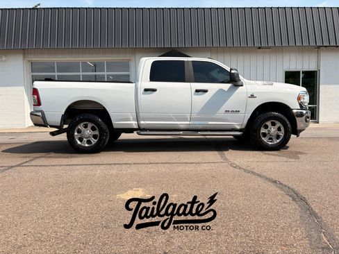 Used 2024 RAM 2500 Big Horn w/ Off Road Package AWD/4WD image 1