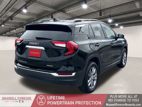 Used 2024 GMC Terrain SLT image 16