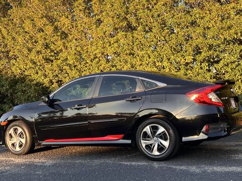 Used 2020 Honda Civic LX image 5