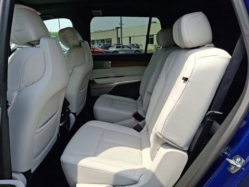 New 2026 Cadillac Vistiq Sport w/ LPO, Floor Liner Package image 5