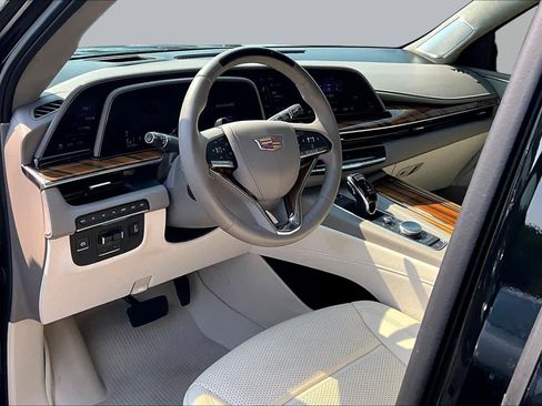 Used 2024 Cadillac Escalade Sport Platinum w/ LPO, ONYX Package AWD/4WD image 18