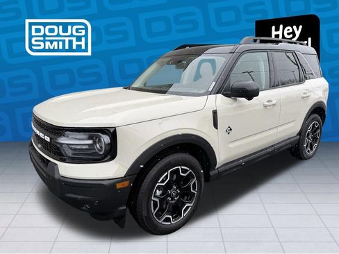 Used 2025 Ford Bronco Sport Outer Banks w/ Outer Banks Tech Package+ image 2