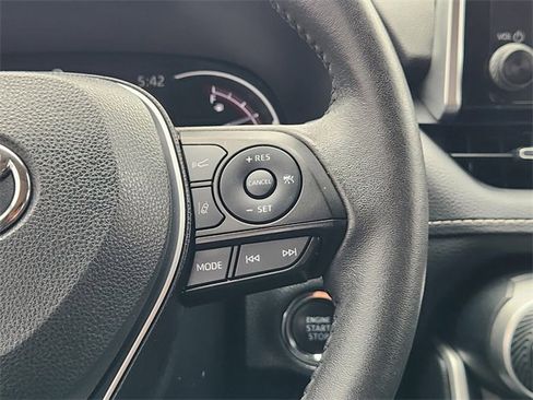 Used 2023 Toyota RAV4 XLE Premium image 29