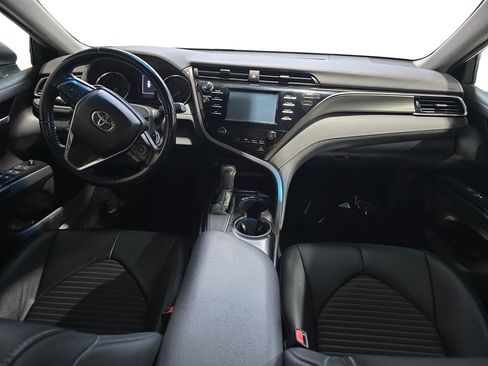 Used 2019 Toyota Camry SE FWD image 9