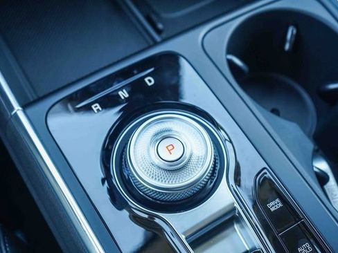 New 2026 Kia Carnival SX w/ SX Dark Edition Package FWD image 26