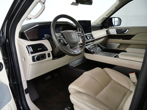 Certified 2021 Lincoln Navigator Reserve w/ Luxury Package AWD/4WD image 16