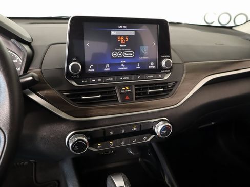 Used 2024 Nissan Altima 2.5 SV image 5