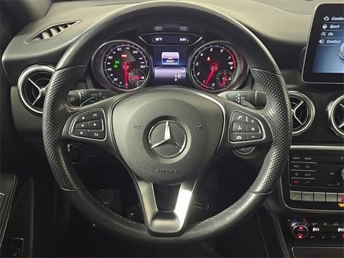 Certified 2020 Mercedes-Benz GLA 250 4MATIC image 27