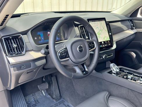 Used 2025 Volvo XC90 B5 Ultra w/ Protection Package Premier AWD/4WD image 14