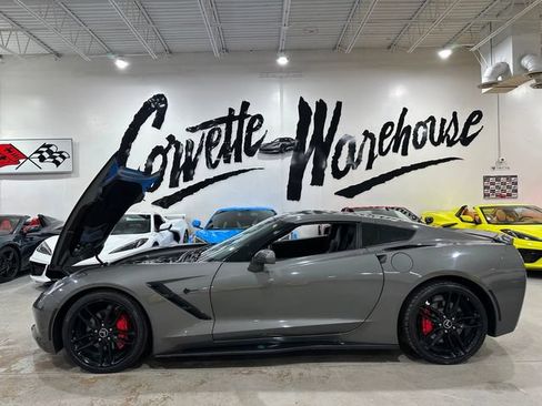 Used 2015 Chevrolet Corvette Stingray Coupe w/ ZF1 Appearance Package RWD image 2