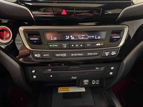 Used 2019 Honda Pilot Elite image 17