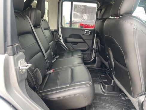 Used 2021 Jeep Wrangler Unlimited Sahara w/ Uconnect 4C Nav & Sound Group AWD/4WD image 15