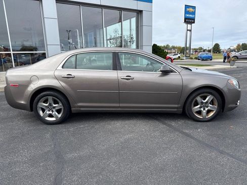 Used 2010 Chevrolet Malibu LT w/ Power Convenience Package image 2