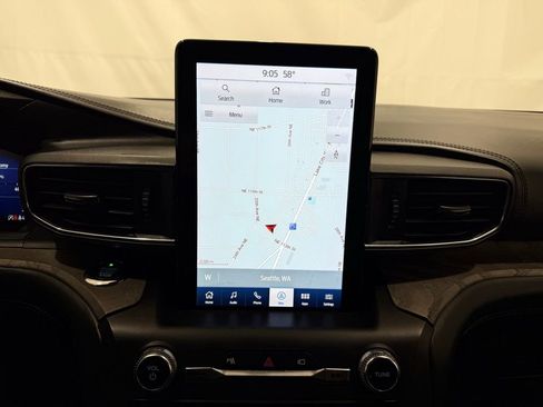 Used 2020 Ford Explorer Platinum w/ Premium Technology Package image 38