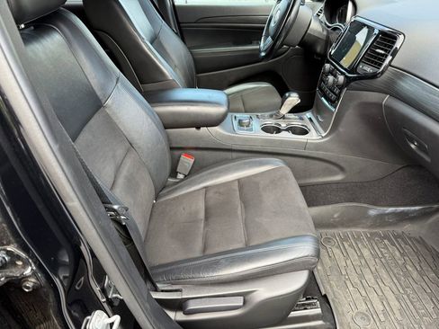 Used 2021 Jeep Grand Cherokee Altitude AWD/4WD image 2