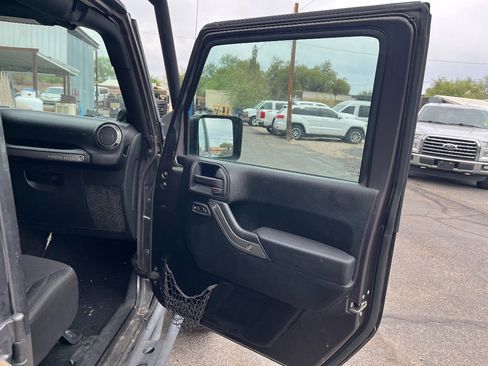 Used 2014 Jeep Wrangler Unlimited Sport w/ Quick Order Package 24S AWD/4WD image 18