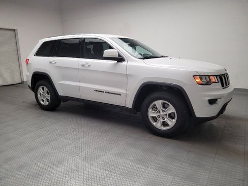 Used 2017 Jeep Grand Cherokee Laredo RWD image 11