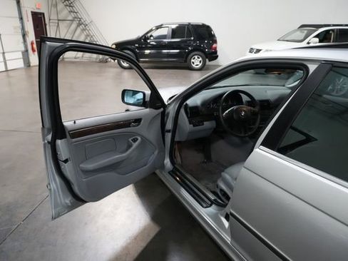 Used 2003 BMW 330i Sedan RWD image 16