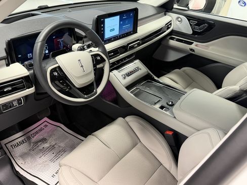New 2026 Lincoln Aviator Reserve AWD/4WD image 4