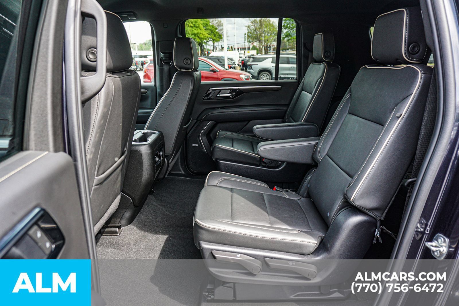 Used 2025 Chevrolet Suburban Premier AWD/4WD image 21