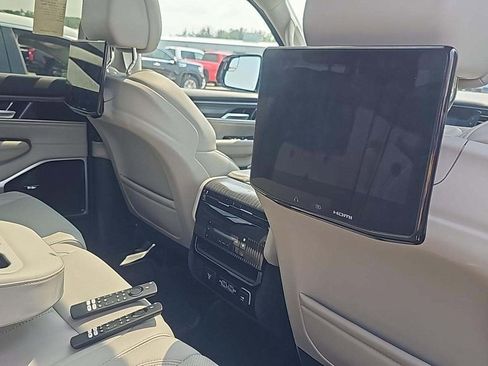 Used 2024 Jeep Wagoneer Series III w/ Premium Group I image 10