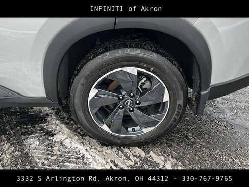 Used 2025 Nissan Rogue SV w/ SV Premium Package image 21