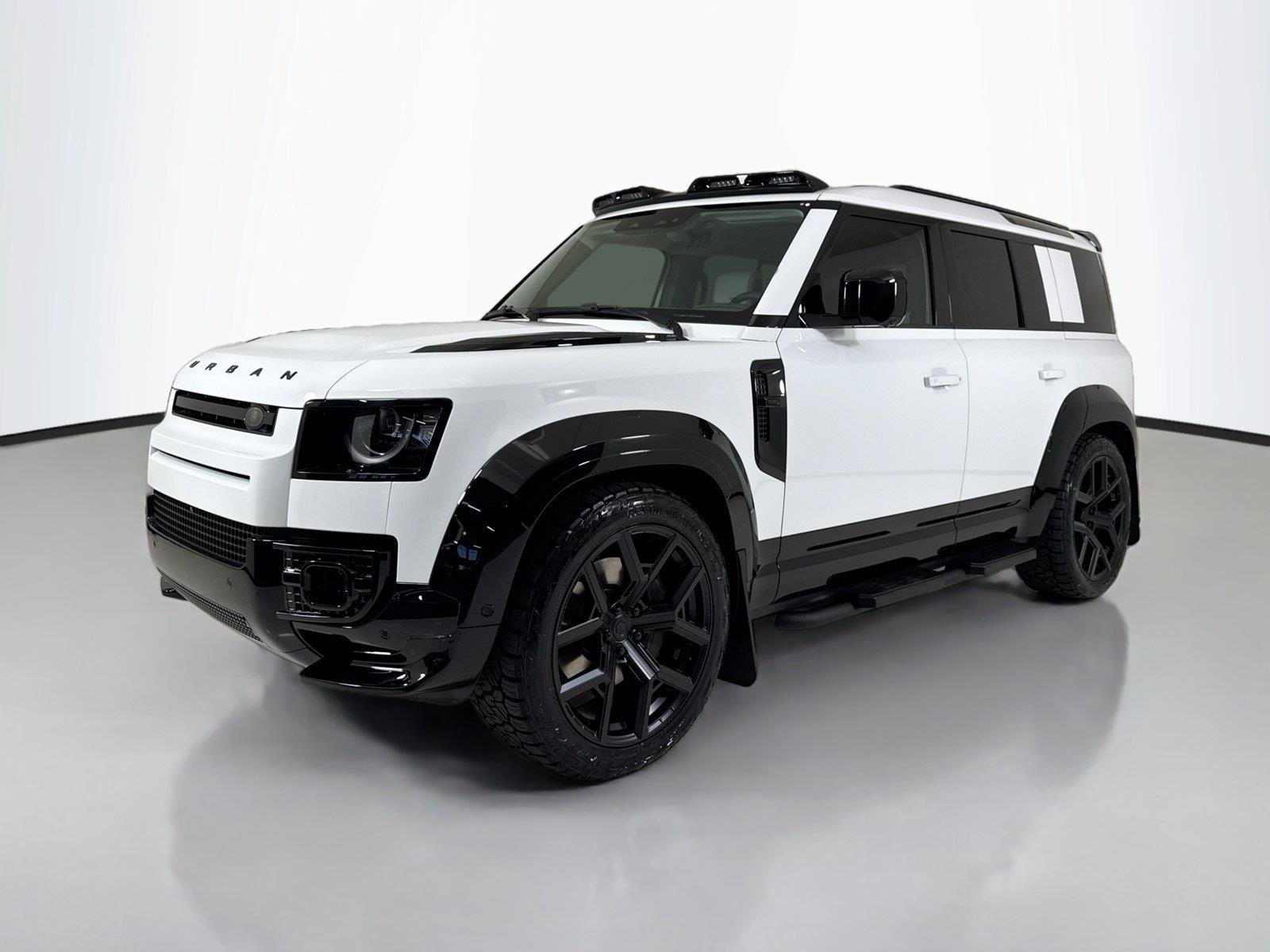 Used 2026 Land Rover Defender 110 X-Dynamic SE AWD/4WD image 9