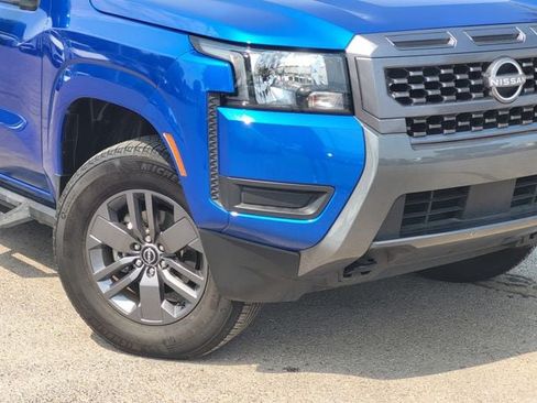 Certified 2025 Nissan Frontier SV AWD/4WD image 2