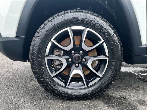 Used 2025 Jeep Compass Trailhawk AWD/4WD image 34