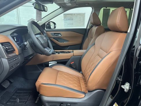 New 2026 Nissan Rogue Platinum w/ Platinum Premium Package image 12