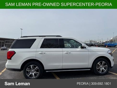 Used 2022 Ford Expedition XLT image 4