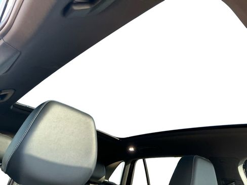 Used 2023 Volkswagen ID.4 Pro S Plus image 20