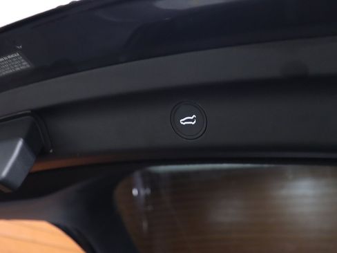 Used 2021 Tesla Model Y Long Range image 57