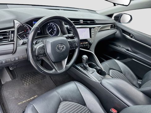 Used 2019 Toyota Camry SE w/ Carpet Mat Package FWD image 7