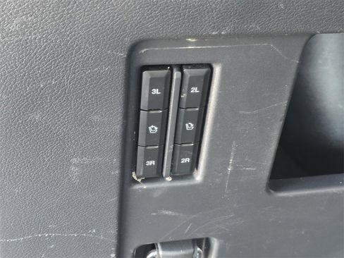 Used 2024 Ford Expedition XLT image 11