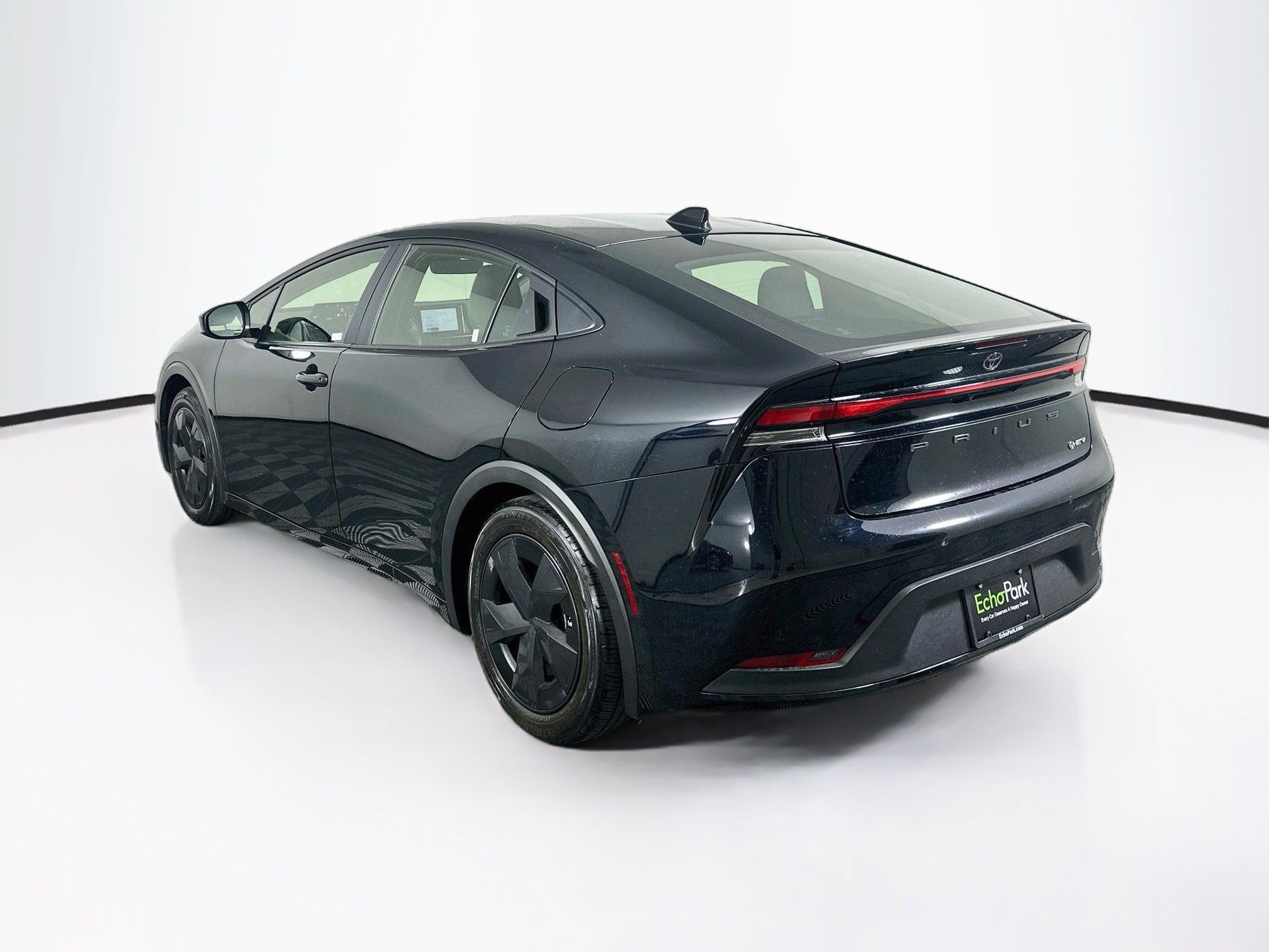 Used 2026 Toyota Prius LE FWD image 5