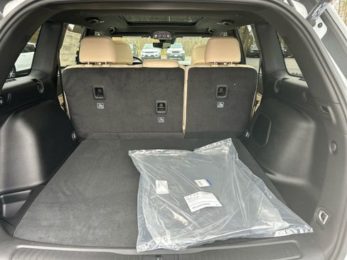 New 2025 Jeep Grand Cherokee Limited w/ Luxury Tech Group II image 33