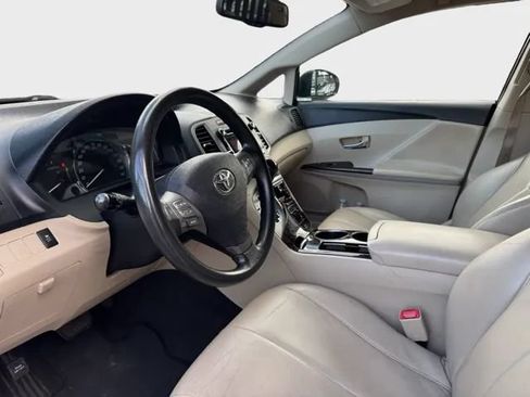 Used 2010 Toyota Venza AWD image 10