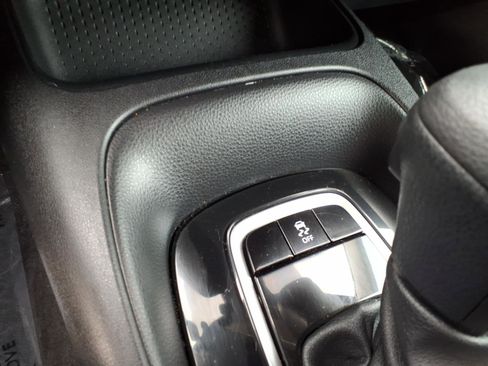 Used 2025 Toyota Corolla LE w/ Convenience Package image 24