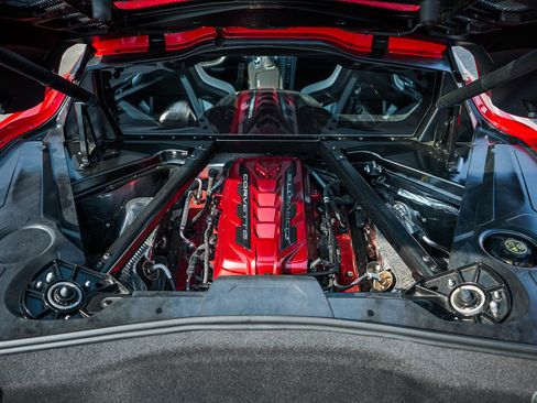 Used 2020 Chevrolet Corvette Stingray Coupe w/ Z51 Performance Package RWD image 14