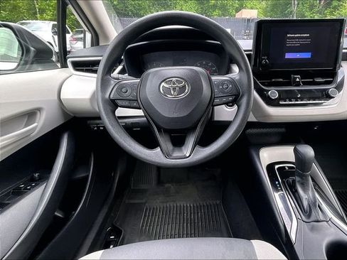 Used 2023 Toyota Corolla LE w/ LE Premium Package FWD image 5