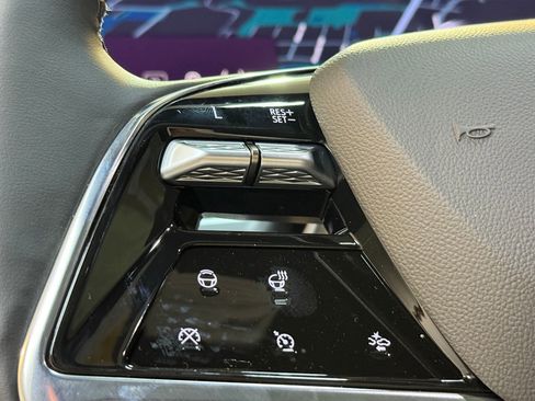 New 2026 Cadillac Escalade ESV Sport w/ LPO, ONYX Package image 17